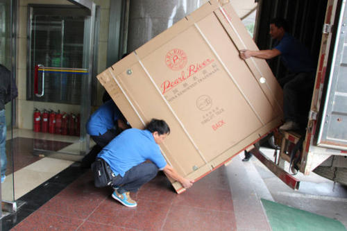 阿荣钢琴贵重工艺品无忧运